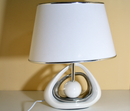 Lampada da tavolo in porcellana decorato platino - L'Egizia